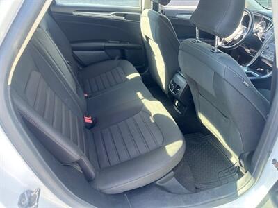 2019 Ford Fusion SE   - Photo 14 - Portland, OR 97211