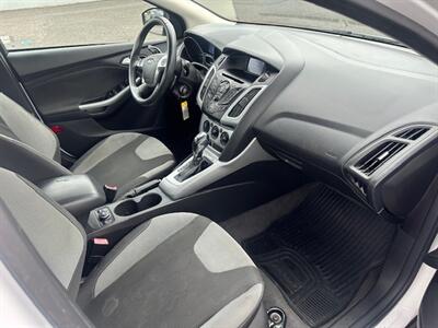 2012 Ford Focus SE   - Photo 12 - Portland, OR 97211