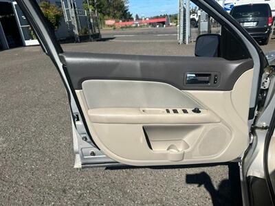 2010 Ford Fusion SE - Photo 10 - Portland, OR 97211