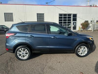 2018 Ford Escape SE   - Photo 6 - Portland, OR 97211
