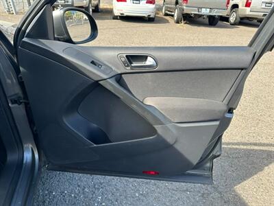 2012 Volkswagen Tiguan S   - Photo 13 - Portland, OR 97211