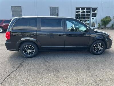 2018 Dodge Grand Caravan SE - Photo 6 - Portland, OR 97211