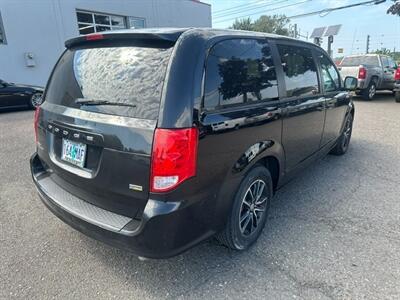 2018 Dodge Grand Caravan SE - Photo 5 - Portland, OR 97211