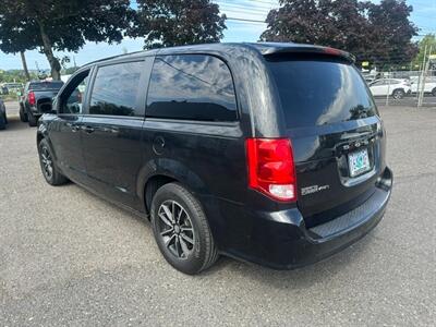2018 Dodge Grand Caravan SE - Photo 3 - Portland, OR 97211