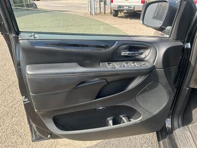 2018 Dodge Grand Caravan SE - Photo 10 - Portland, OR 97211