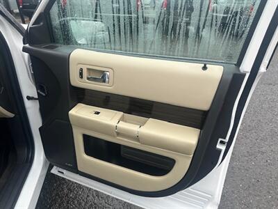 2016 Ford Flex SEL - Photo 9 - Portland, OR 97211