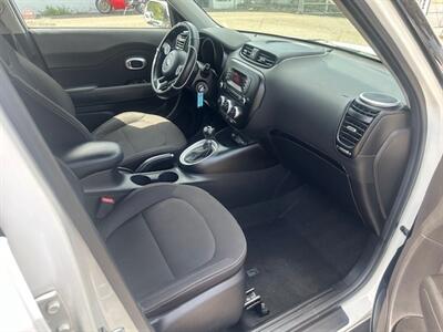 2015 Kia Soul - Photo 12 - Portland, OR 97211