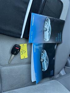 2013 Honda Insight EX  HYBRID - Photo 21 - Portland, OR 97211