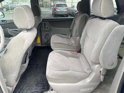 2006 Toyota Sienna CE 7 Passenger   - Photo 11 - Portland, OR 97211