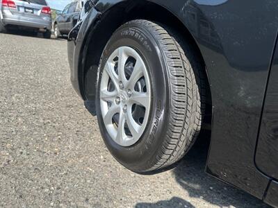 2012 Hyundai Accent GS   - Photo 22 - Portland, OR 97211