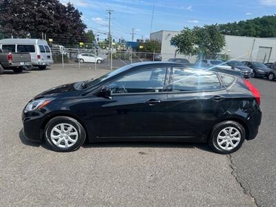 2012 Hyundai Accent GS   - Photo 2 - Portland, OR 97211