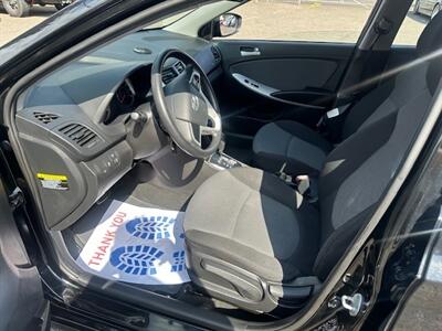 2012 Hyundai Accent GS   - Photo 9 - Portland, OR 97211