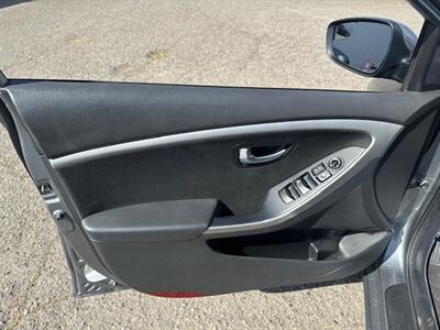 2016 Hyundai ELANTRA GT   - Photo 10 - Portland, OR 97211