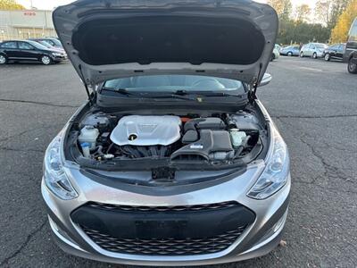 2013 Hyundai SONATA Hybrid   - Photo 24 - Portland, OR 97211