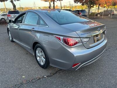 2013 Hyundai SONATA Hybrid   - Photo 3 - Portland, OR 97211