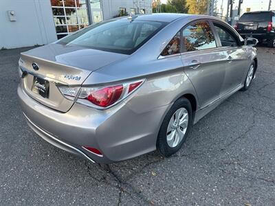 2013 Hyundai SONATA Hybrid   - Photo 5 - Portland, OR 97211