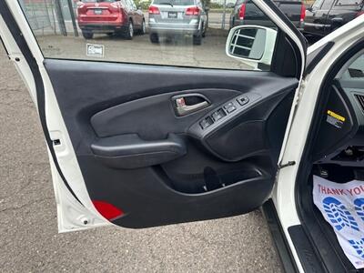 2011 Hyundai Tucson GLS   - Photo 10 - Portland, OR 97211