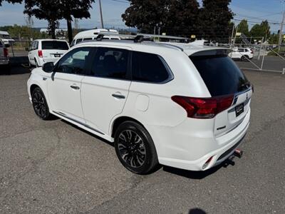 2018 Mitsubishi Outlander PHEV SEL - Photo 3 - Portland, OR 97211