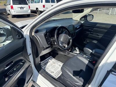 2018 Mitsubishi Outlander PHEV SEL - Photo 9 - Portland, OR 97211