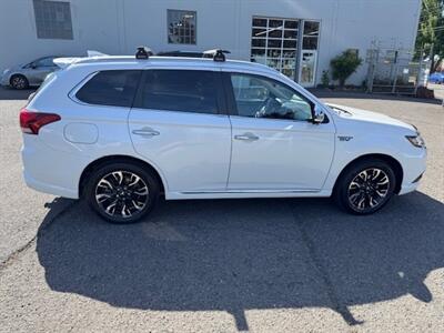 2018 Mitsubishi Outlander PHEV SEL - Photo 6 - Portland, OR 97211