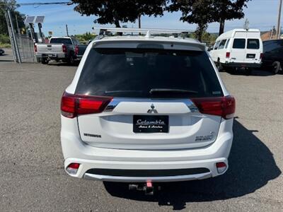 2018 Mitsubishi Outlander PHEV SEL - Photo 4 - Portland, OR 97211