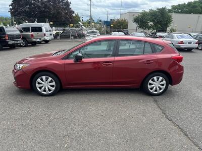 2018 Subaru Impreza 2.0i   - Photo 2 - Portland, OR 97211