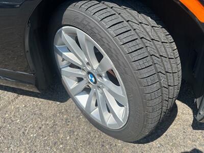2011 BMW 328i   - Photo 22 - Portland, OR 97211