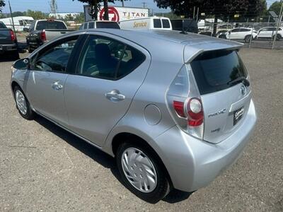 2013 Toyota Prius c One - Photo 2 - Portland, OR 97211