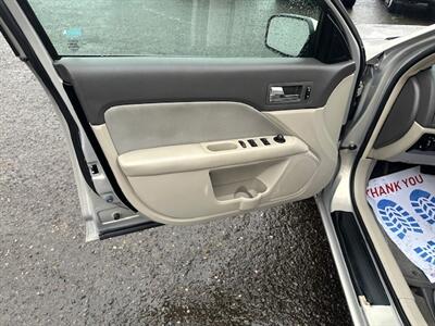 2010 Ford Fusion SE   - Photo 5 - Portland, OR 97211