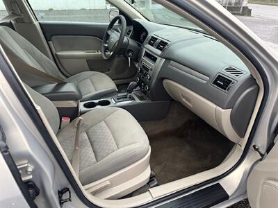 2010 Ford Fusion SE   - Photo 7 - Portland, OR 97211