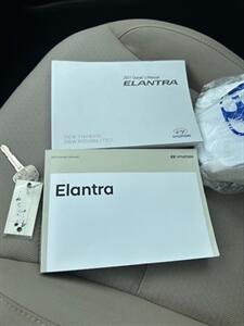 2017 Hyundai ELANTRA SE   - Photo 17 - Portland, OR 97211