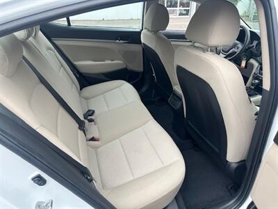 2017 Hyundai ELANTRA SE   - Photo 13 - Portland, OR 97211