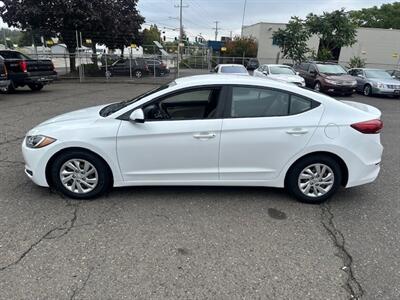 2017 Hyundai ELANTRA SE   - Photo 2 - Portland, OR 97211