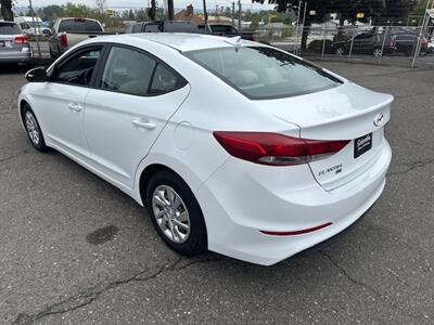 2017 Hyundai ELANTRA SE   - Photo 3 - Portland, OR 97211