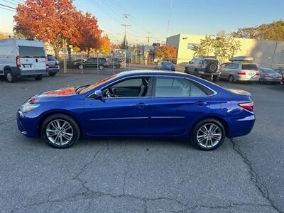 2015 Toyota Camry SE   - Photo 2 - Portland, OR 97211