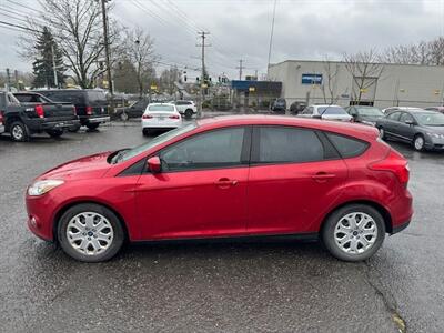 2012 Ford Focus SE   - Photo 2 - Portland, OR 97211