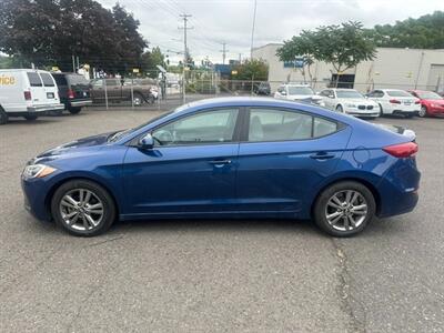 2017 Hyundai ELANTRA SE   - Photo 2 - Portland, OR 97211