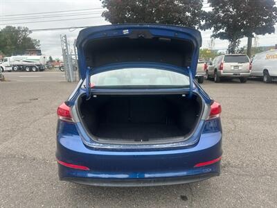 2017 Hyundai ELANTRA SE   - Photo 17 - Portland, OR 97211