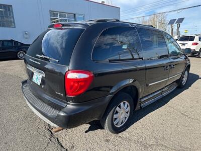 2006 Chrysler Town & Country Touring   - Photo 5 - Portland, OR 97211