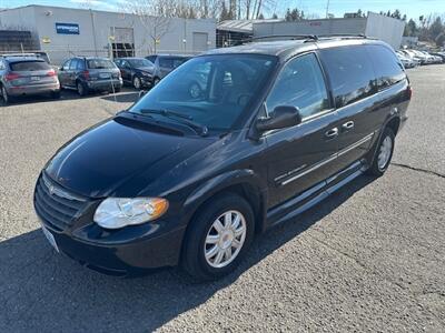 2006 Chrysler Town & Country Touring   - Photo 1 - Portland, OR 97211