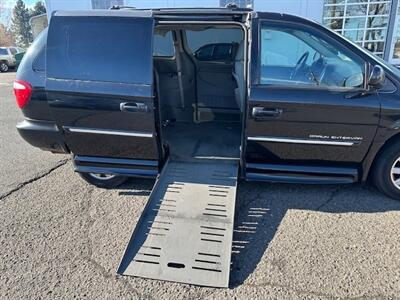 2006 Chrysler Town & Country Touring   - Photo 19 - Portland, OR 97211