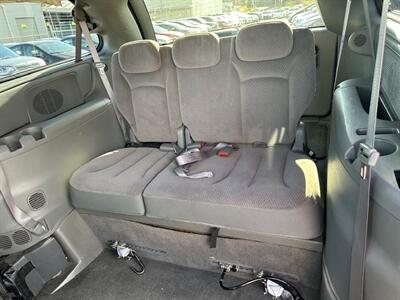2006 Chrysler Town & Country Touring   - Photo 14 - Portland, OR 97211