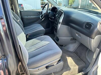 2006 Chrysler Town & Country Touring   - Photo 15 - Portland, OR 97211