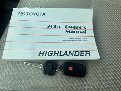 2004 Toyota Highlander   - Photo 21 - Portland, OR 97211