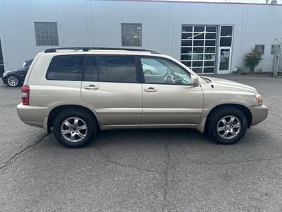2004 Toyota Highlander   - Photo 6 - Portland, OR 97211