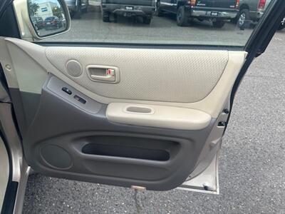 2004 Toyota Highlander   - Photo 13 - Portland, OR 97211