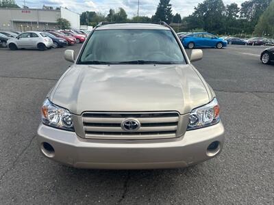2004 Toyota Highlander   - Photo 8 - Portland, OR 97211