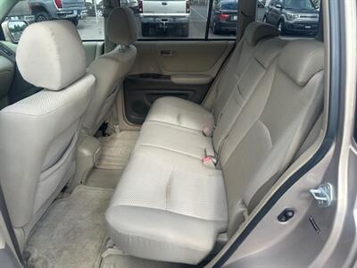 2004 Toyota Highlander   - Photo 11 - Portland, OR 97211