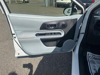 2012 Toyota Prius c One   - Photo 10 - Portland, OR 97211