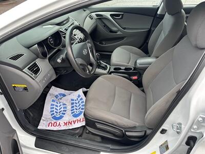 2015 Hyundai Elantra SE - Photo 9 - Portland, OR 97211